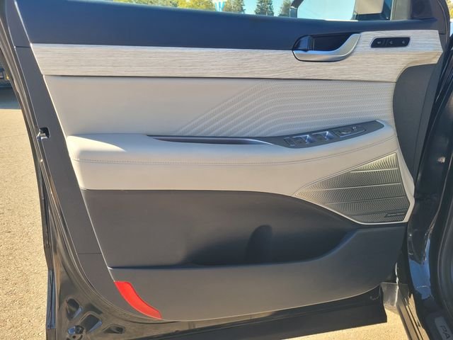 Used 2024 White Hyundai Calligraphy image 18