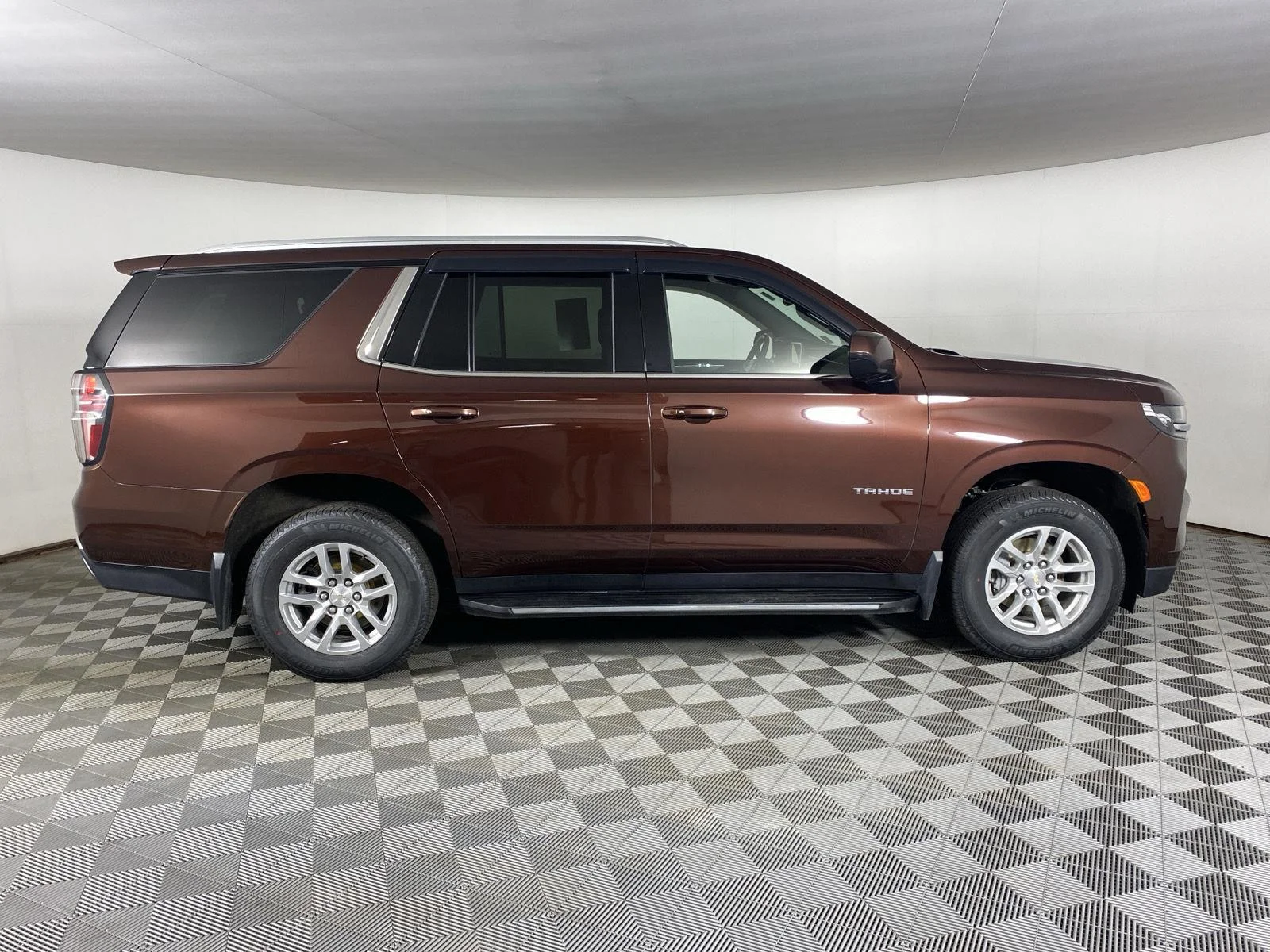 Used 2023 Auburn Metallic Chevrolet LT image 8