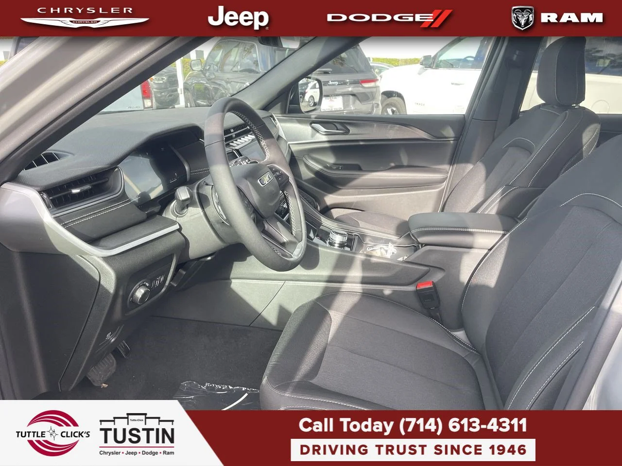 New 2027 Sting-Gray Clear-Coat Paint Jeep Laredo X image 23