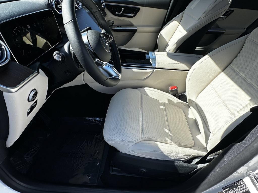 New 2026 Polar White Mercedes-Benz GLC 300 image 10