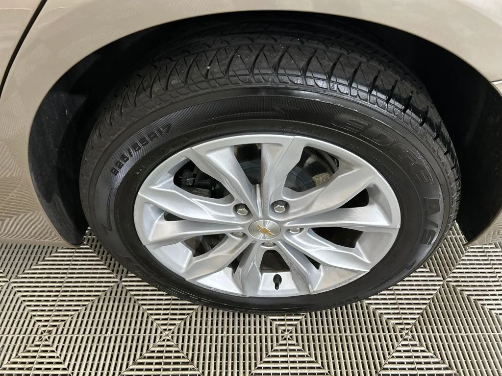 Used 2025 Gray Chevrolet LT image 10