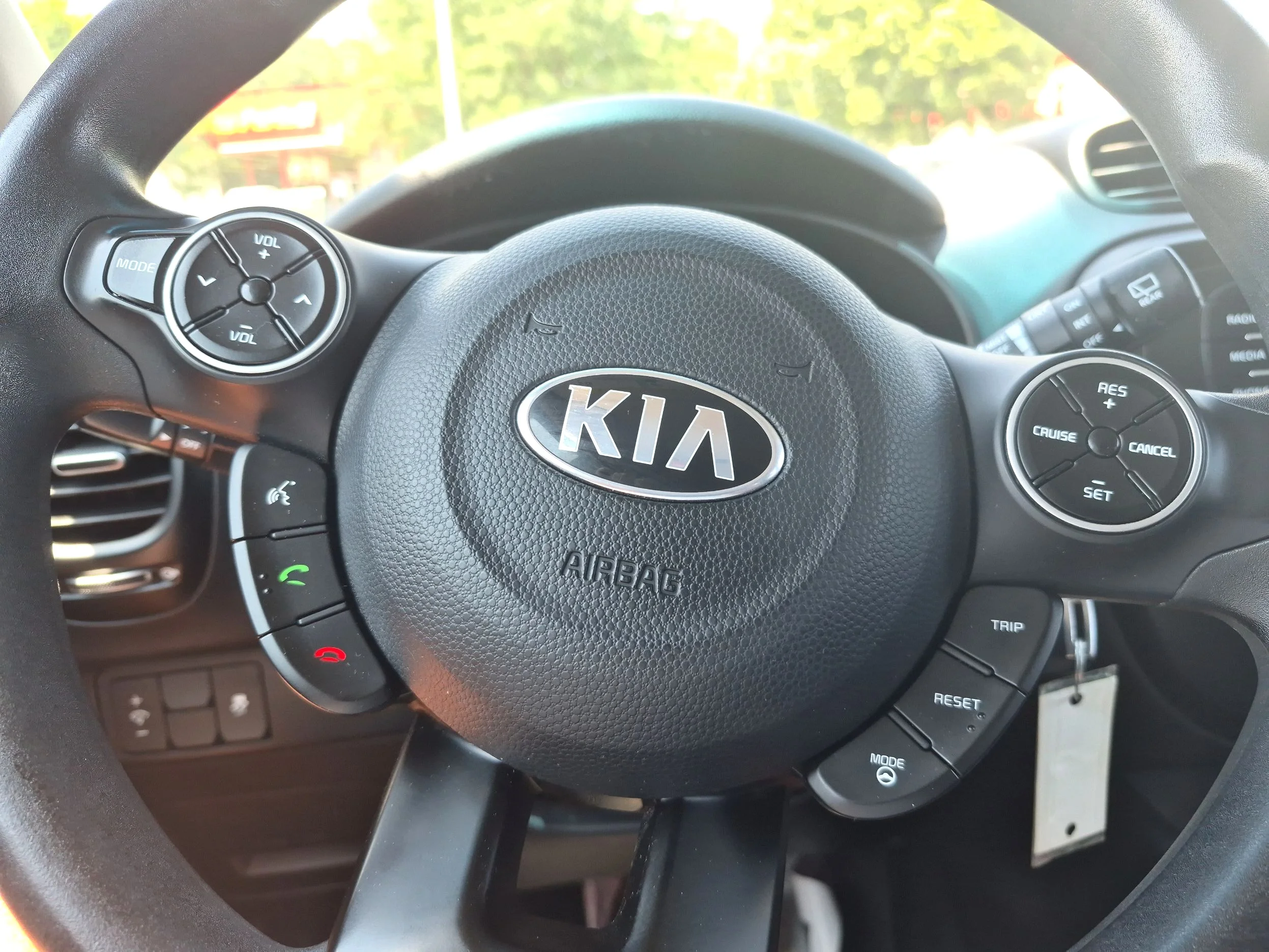 Used 2016 Alien II Kia + image 12