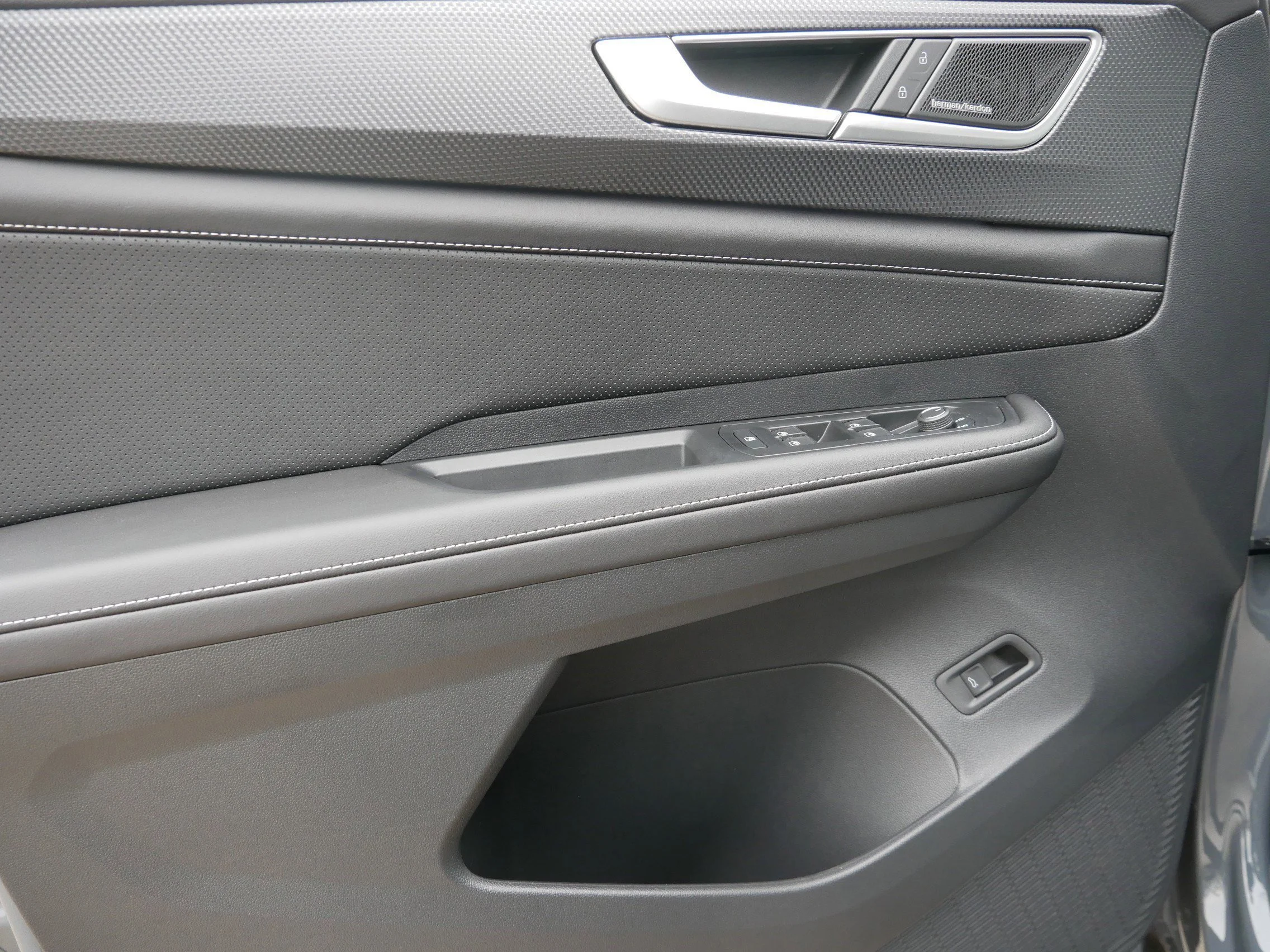 New 2026 Pure Gray Volkswagen 2.0T SEL Premium R-Line image 4