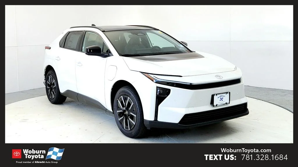 New 2026 Wind Chill Pearl Toyota XLE image 1