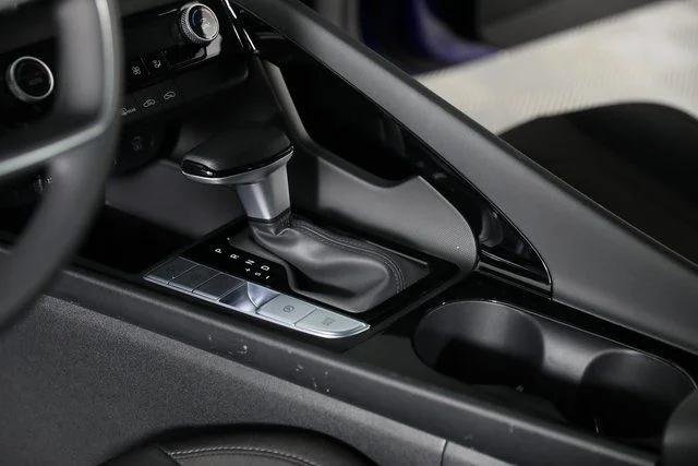 2025 Hyundai Elantra Blue - Photo 49