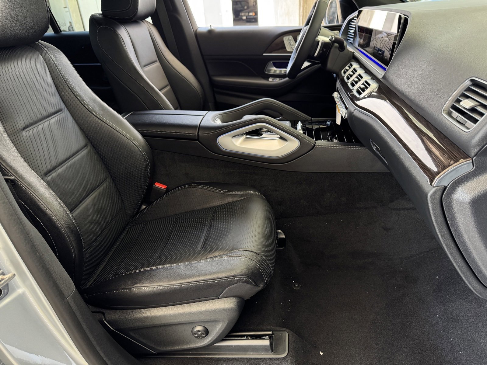 New 2026 Cirrus Silver Metallic Mercedes-Benz GLE 450 image 40