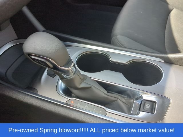 Used 2025 White Chevrolet LT image 33
