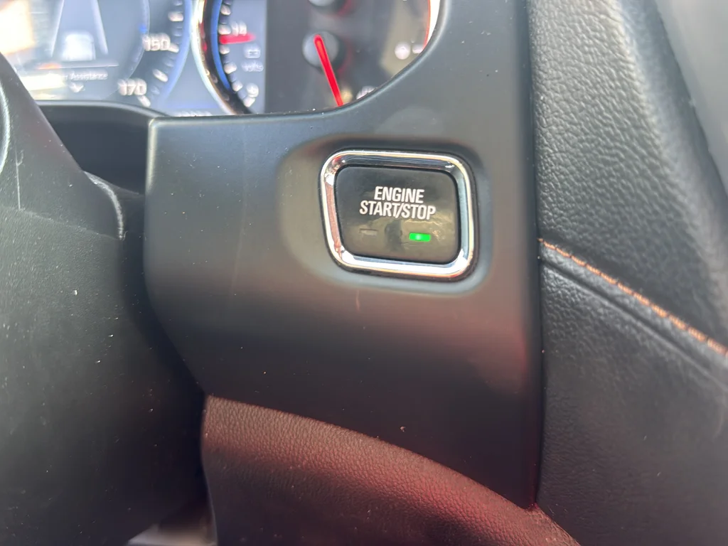 Used 2023 White GMC AT4 image 13