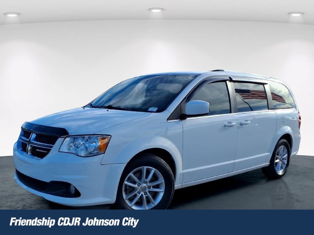 Used 2019 White Dodge SXT image 1
