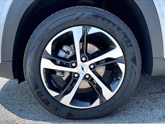 Used 2025 Sterling Gray Metallic Chevrolet 1RS image 7