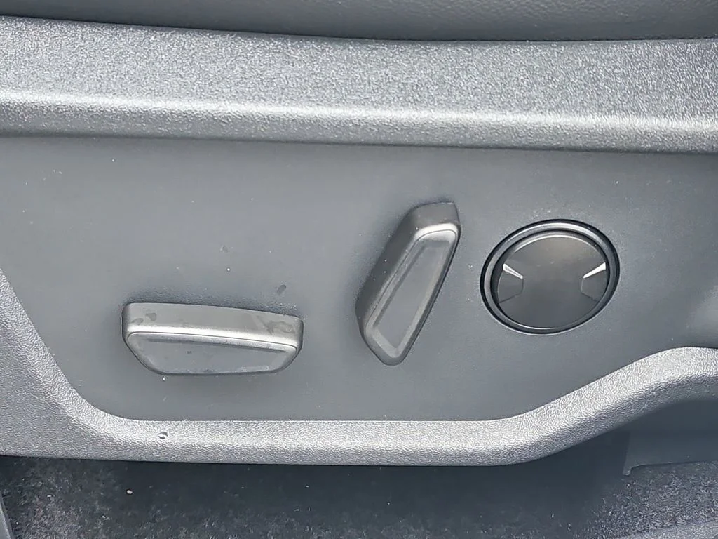 New 2025 Oxford White Ford Badlands® image 28