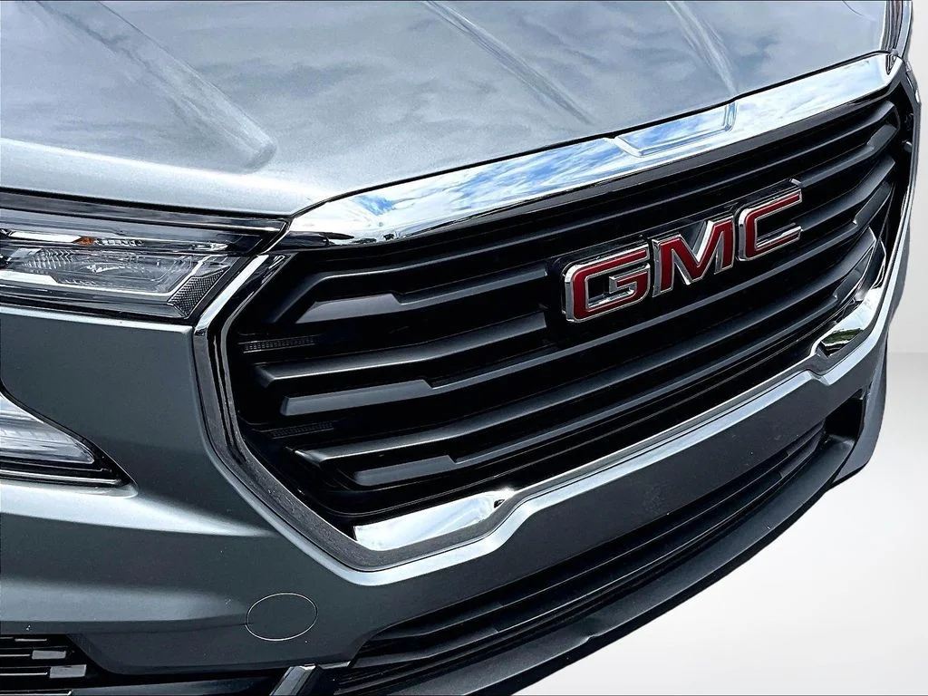 Used 2023 Silver GMC SLE image 26