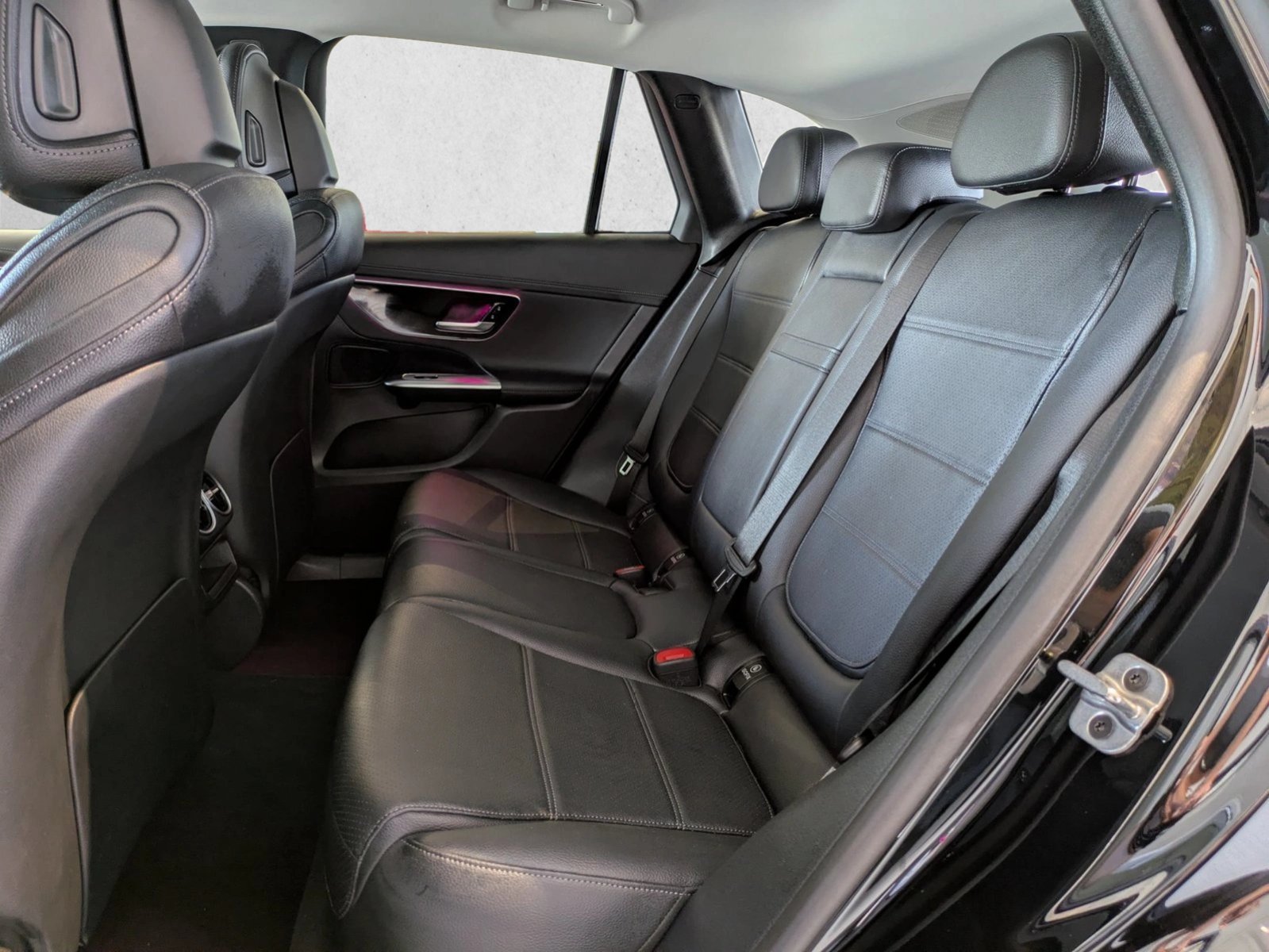 Used 2025 Black Mercedes-Benz GLC 350e image 18
