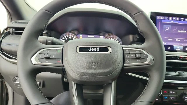New 2027 Sting-Gray Clear-Coat Paint Jeep Latitude image 21