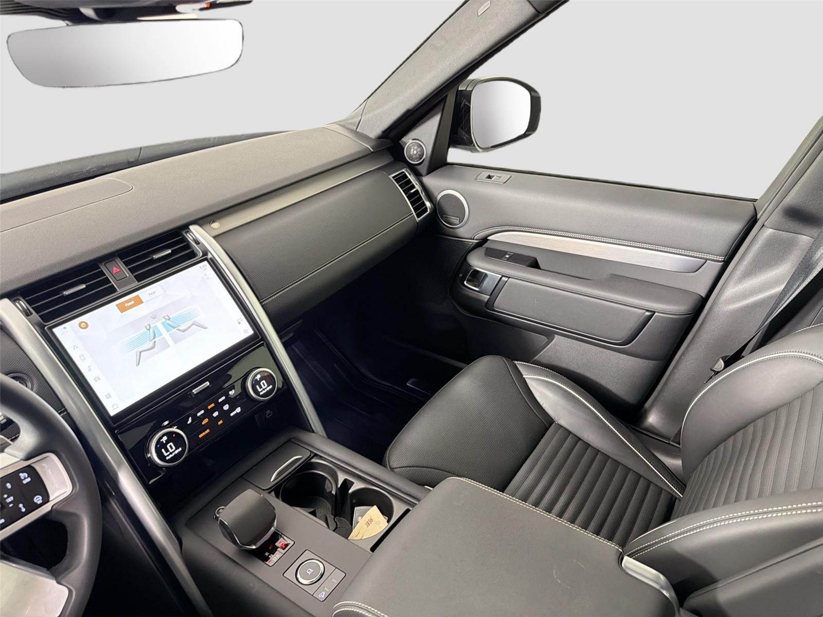 Certified Used 2024 Fuji White Land Rover Dynamic SE image 24