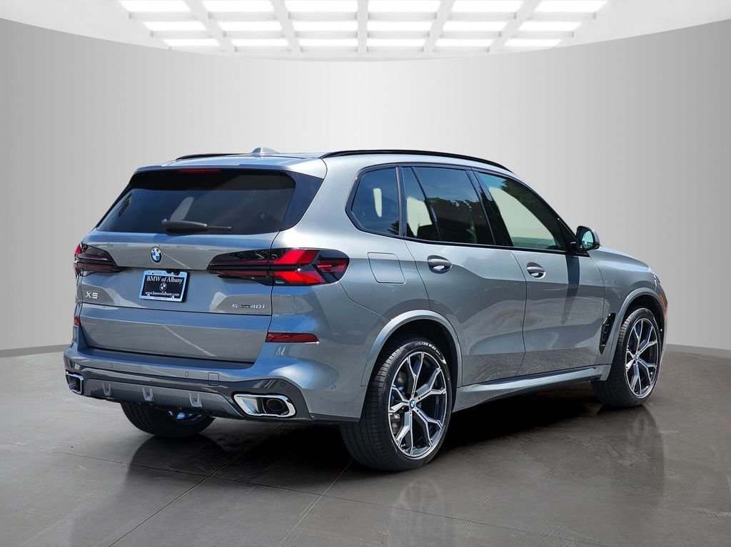 New 2026 Skyscraper Grey Metallic BMW sDrive40i image 6