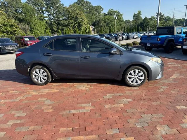 Used 2015 Gray Toyota LE image 16