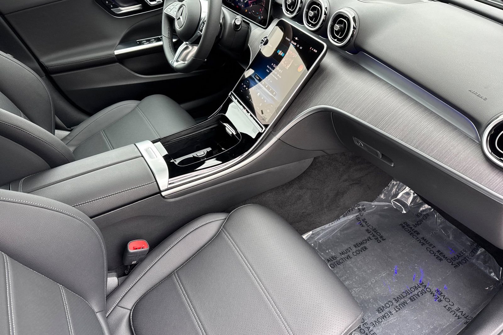 New 2026 Selenite Grey Metallic Mercedes-Benz C 300 image 9