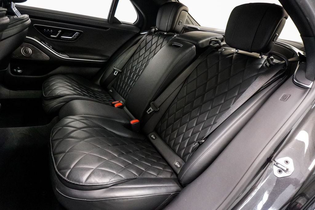 Used 2022 Gray Mercedes-Benz S 500 image 7