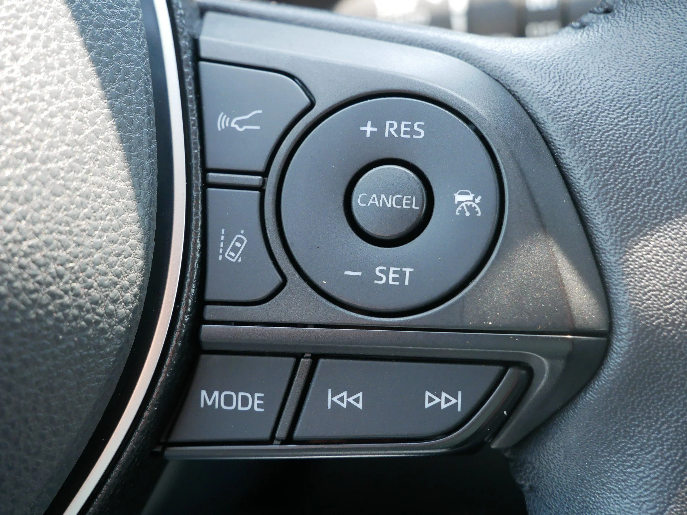 Used 2021 Magnetic Gray Metallic Toyota XLE Premium image 30
