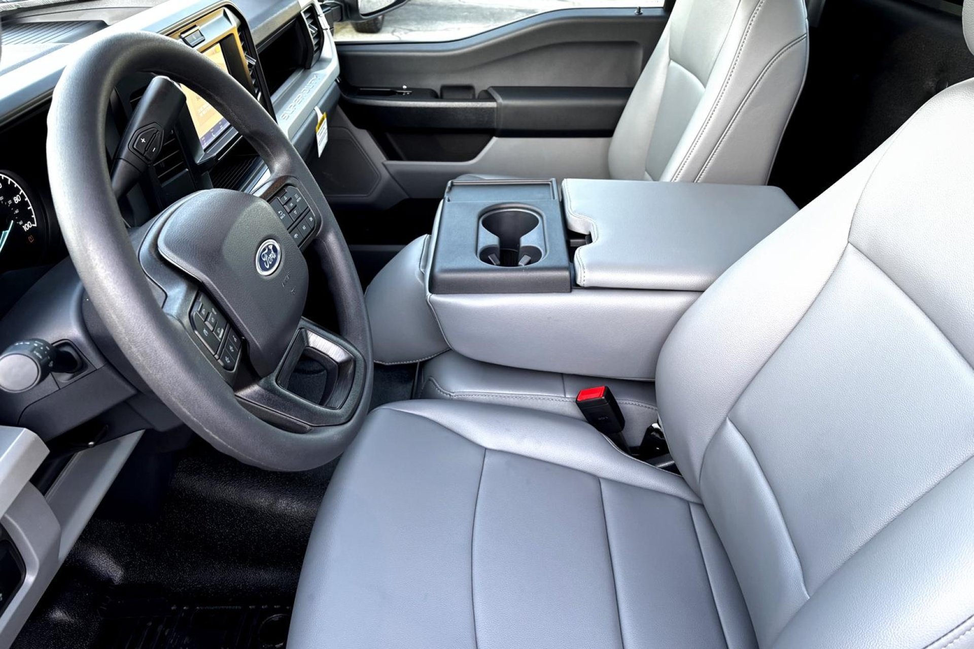 New 2025 Oxford White Ford XL image 11