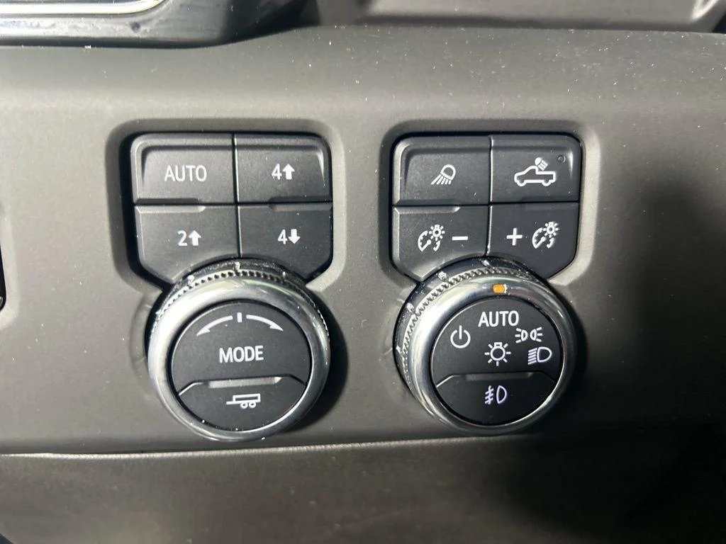 Used 2023 White Frost GMC Denali image 28