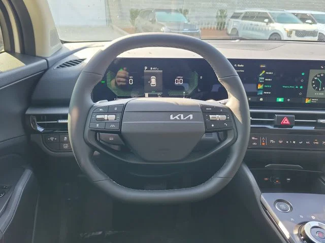 New 2026 Snow White Pearl Kia LX image 10