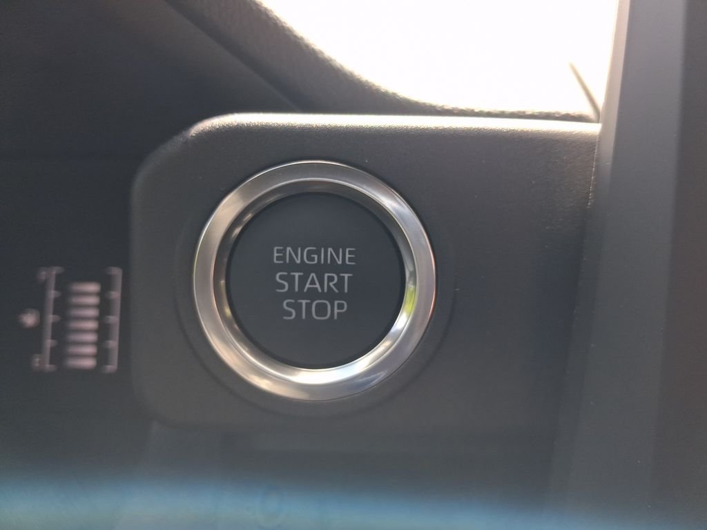 Used 2026  Toyota SR5 image 16