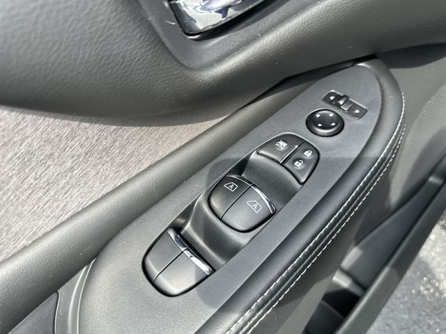Used 2023 Black Nissan SL image 19