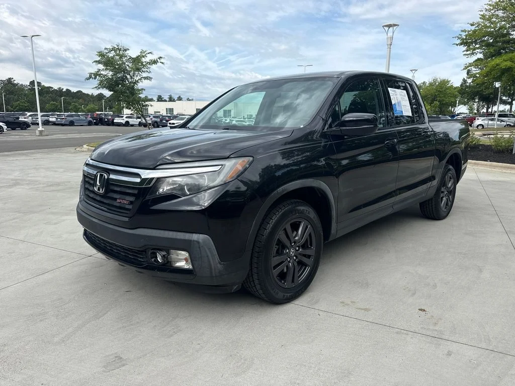 Used 2019  Honda Sport image 4