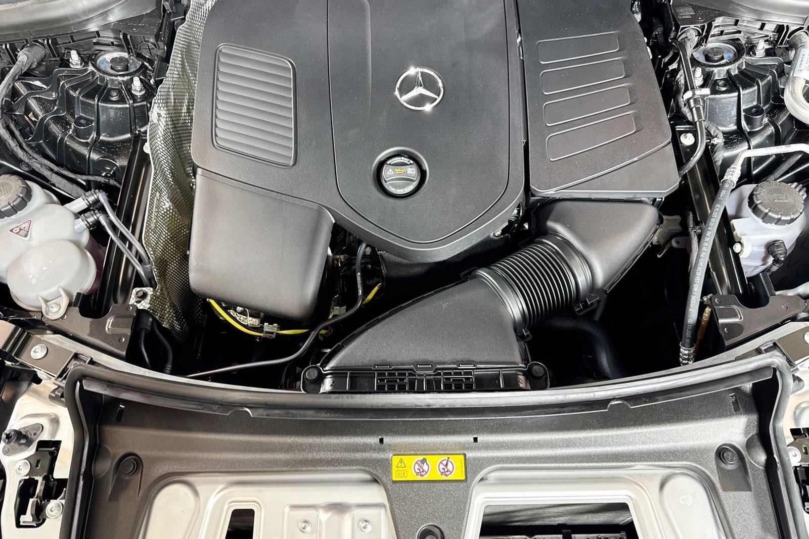 New 2026 Graphite Grey Metallic Mercedes-Benz GLC 300 image 28