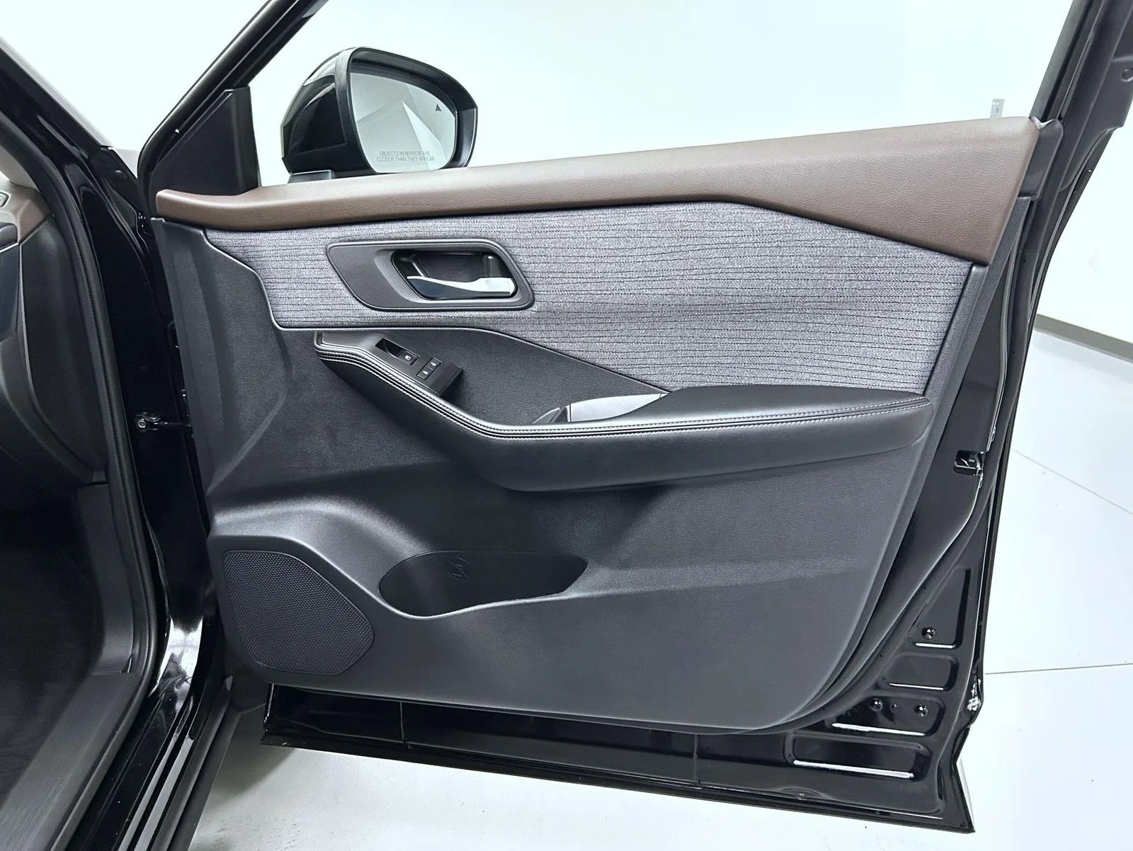 Used 2023 Black Nissan SV image 16