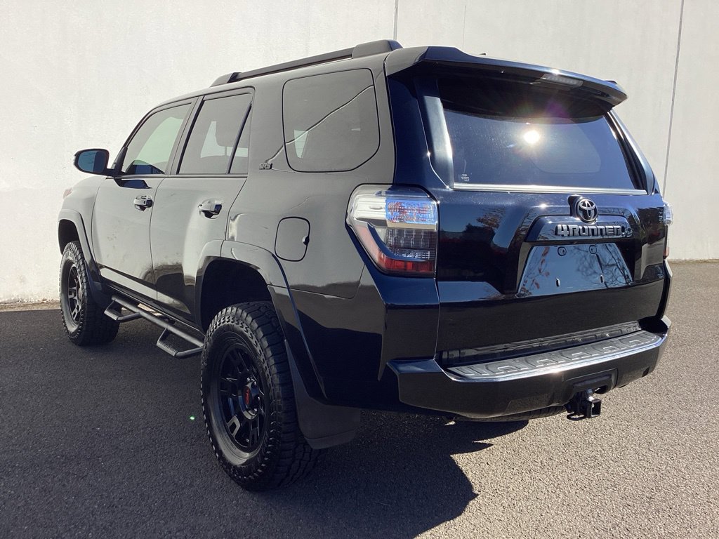 Certified Used 2018 Black Toyota SR5 Premium image 9