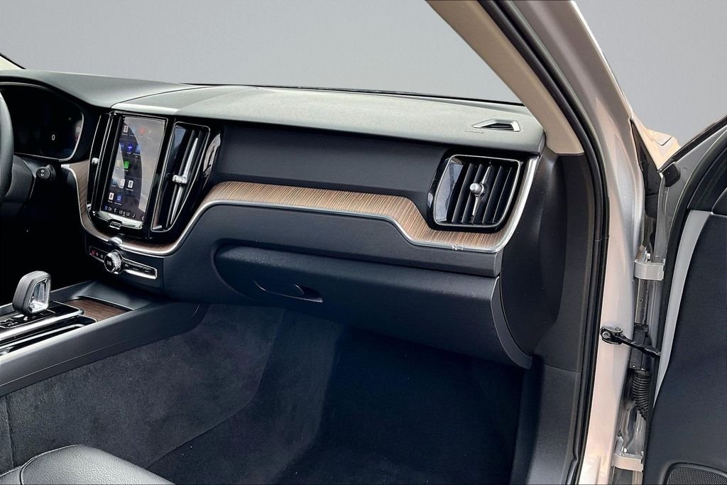 2023 Volvo XC60 Plus - Photo 14