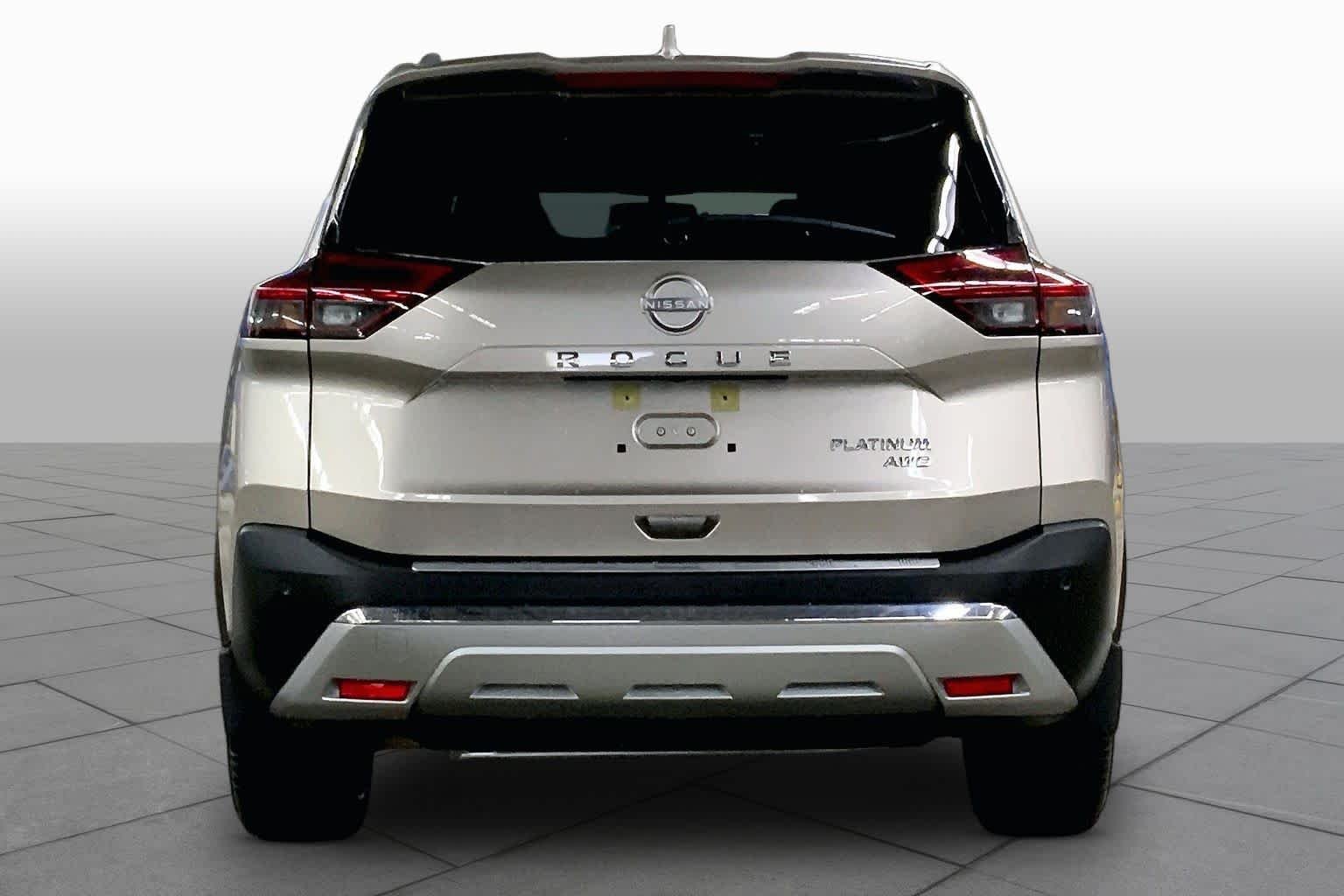 Used 2023 Champagne Silver Metallic Nissan Platinum image 5