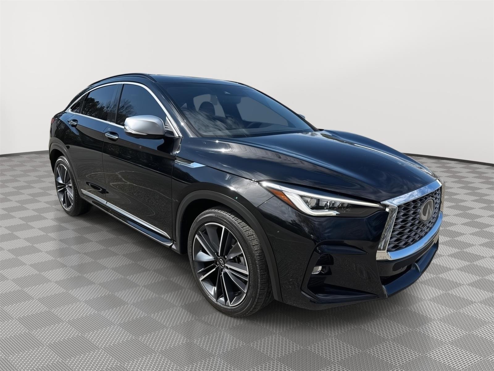Used 2025 Black Obsidian INFINITI ESSENTIAL image 4