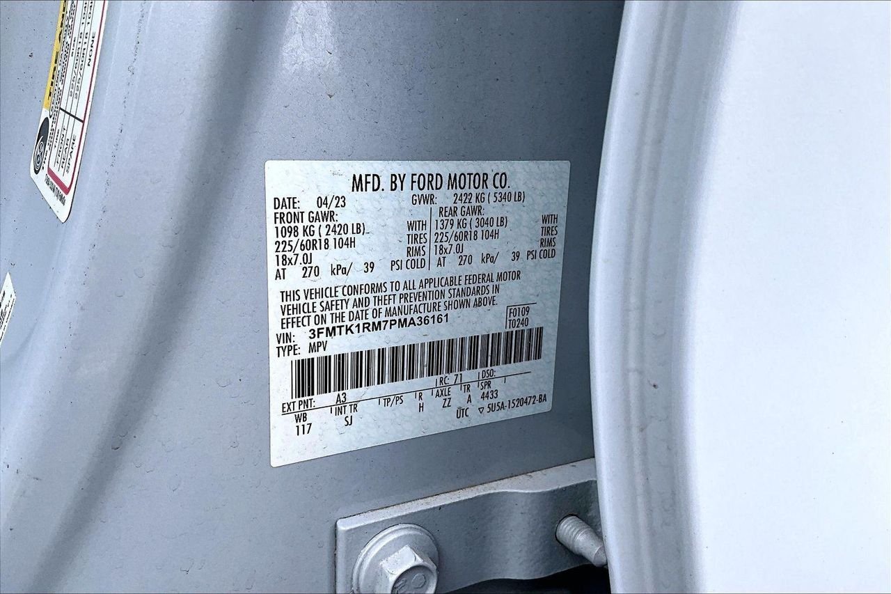 Used 2023 Space White Metallic Ford Select image 3