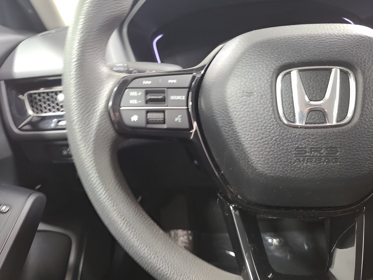 Used 2025 Meteorite Gray Metallic Honda LX image 23