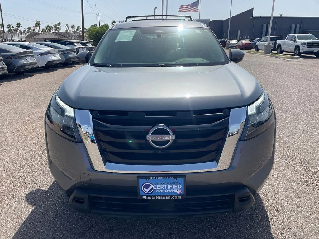 Used 2025 Gray Nissan SV image 2