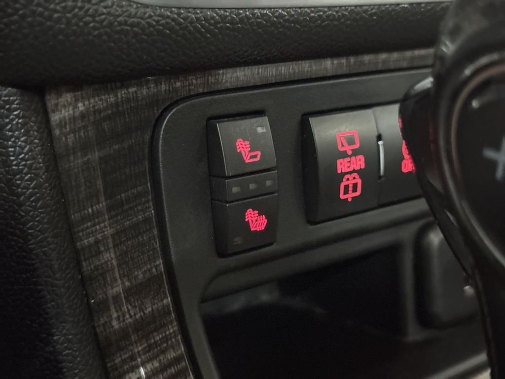 Used 2016 Quicksilver Metallic GMC SLT-1 image 32