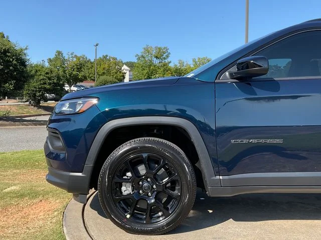 New 2026 Fathom Blue Pearl Coat Jeep Latitude image 10