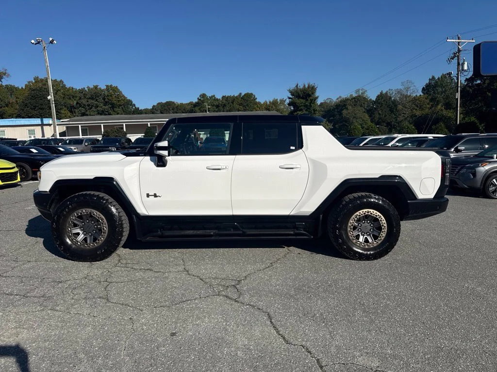 Used 2024 White GMC 2X image 2
