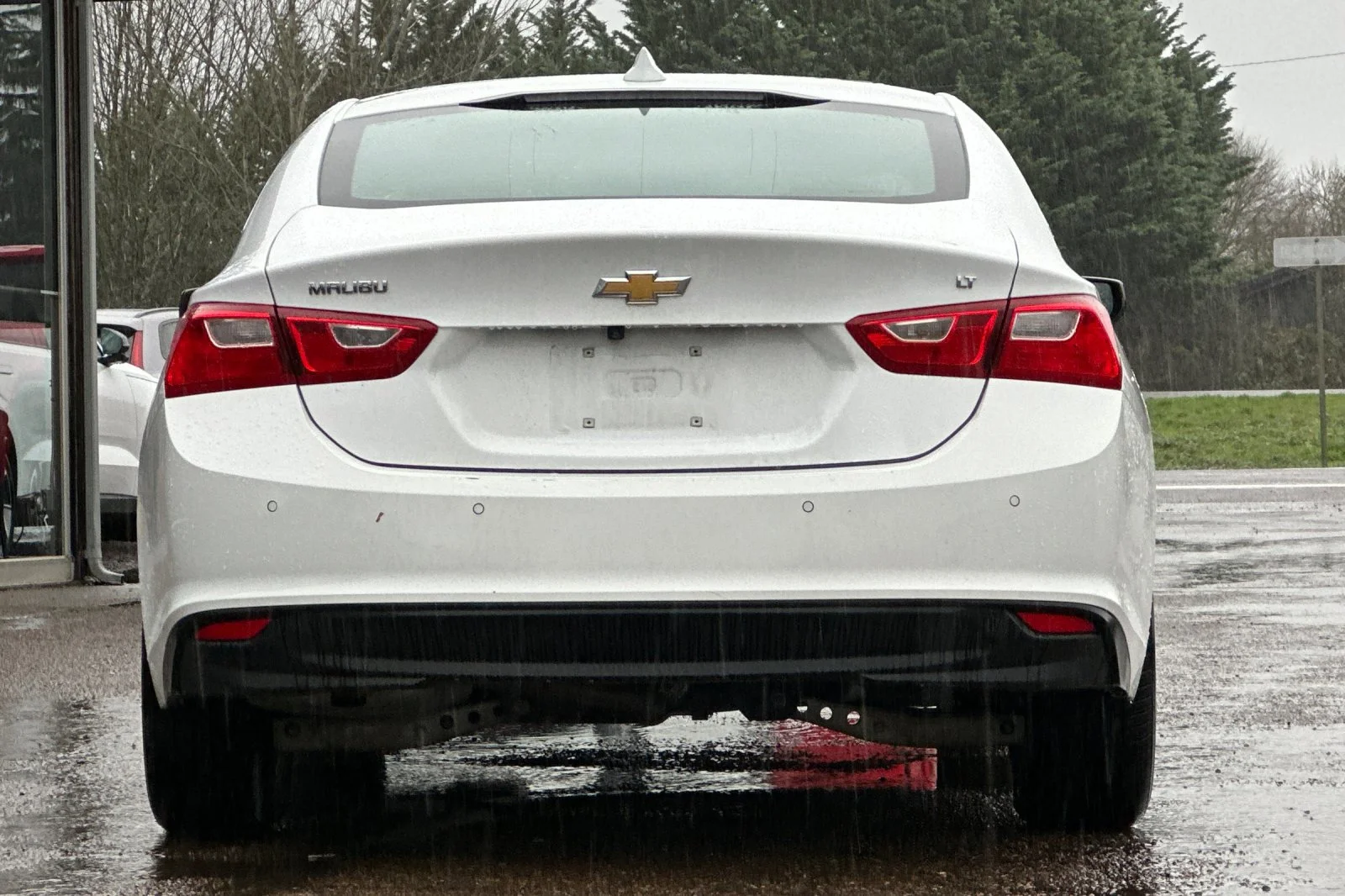 Used 2024 Summit White Chevrolet LT image 5