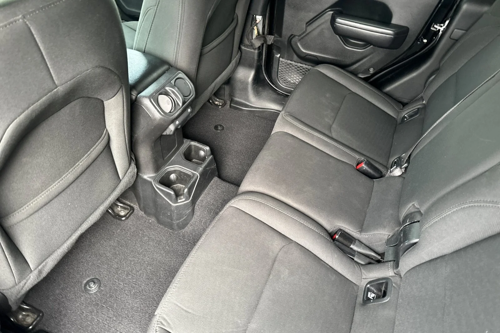 Used 2020 BLACK Jeep Sport S image 11