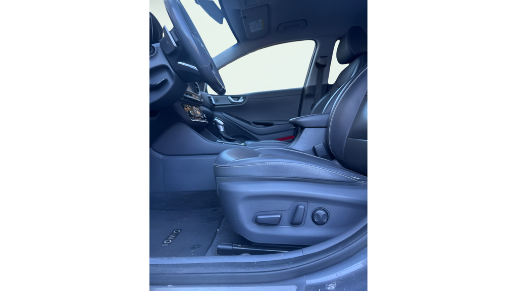 Used 2018 Summit Gray Hyundai Limited image 12