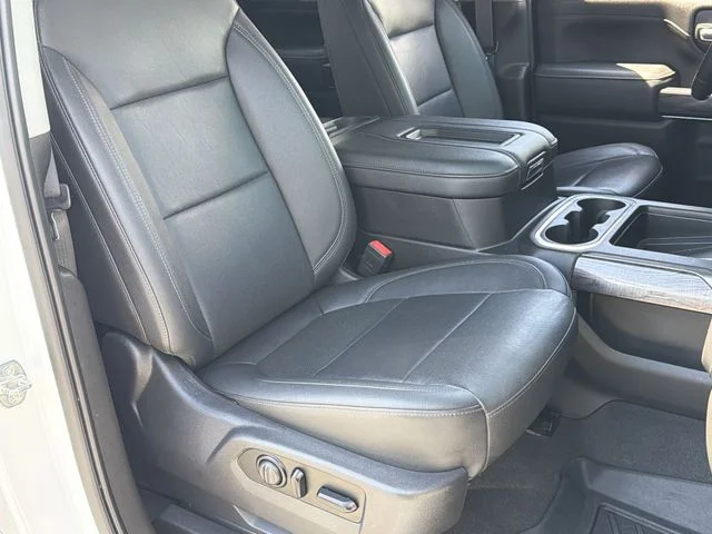 Used 2021 White Chevrolet LTZ image 33