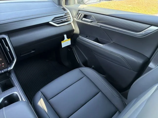 New 2026 Sterling Metallic GMC Elevation image 16