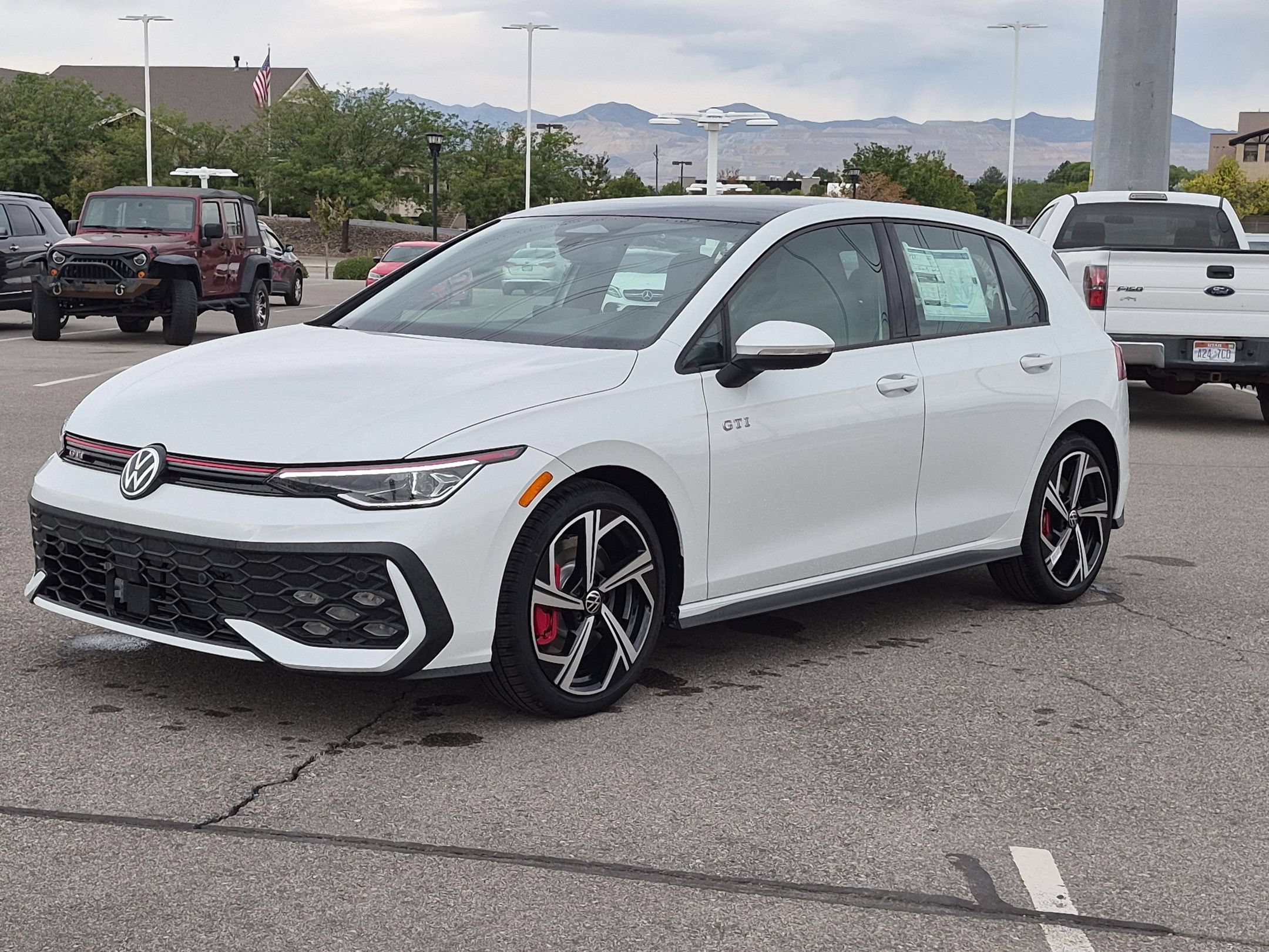 New 2026 Opal White Pearl Volkswagen SE image 8