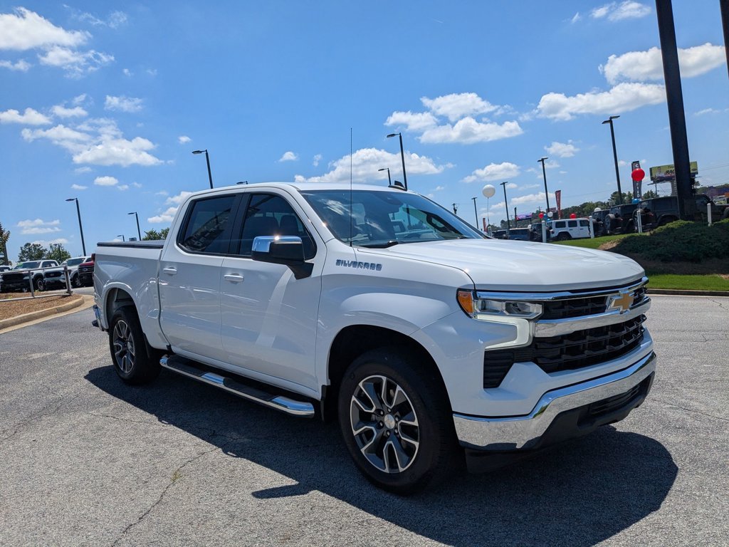 Used 2022 Summit White Chevrolet LT image 3