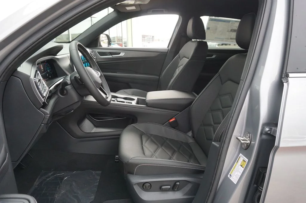 New 2026 Silver Volkswagen 2.0T SE image 10